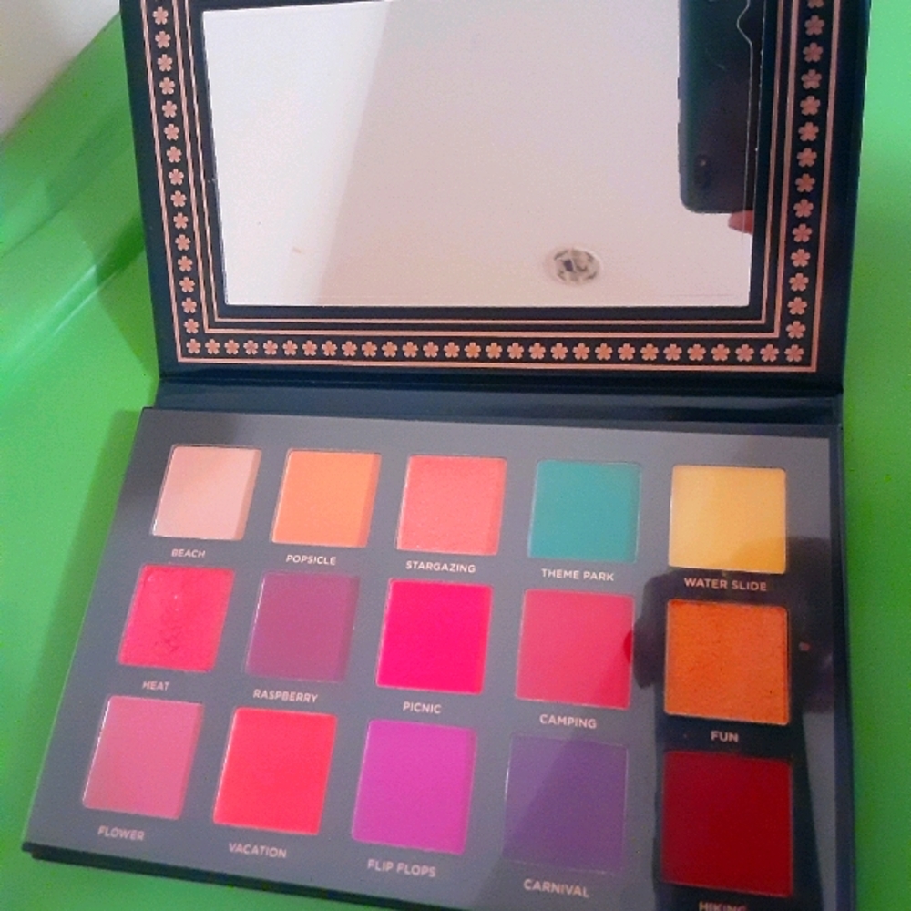 Eyeshadow palette
